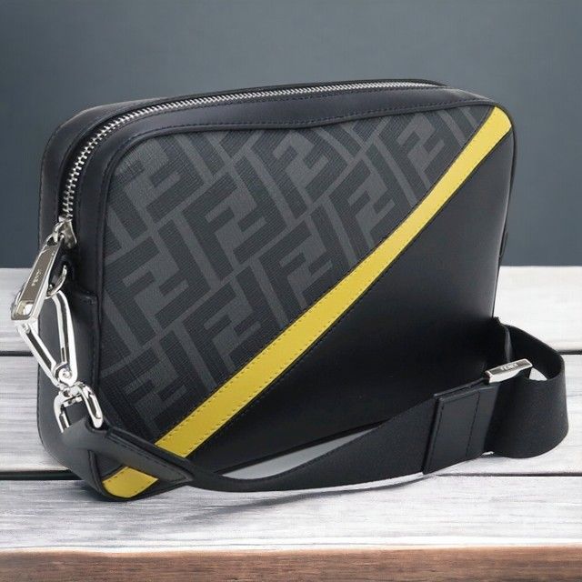 フェンディ FENDI 斜め掛け ショルダーバッグ メンズ 7M0286 フェンディ FENDI 斜め掛け ショルダーバッグ メンズ 7M0286