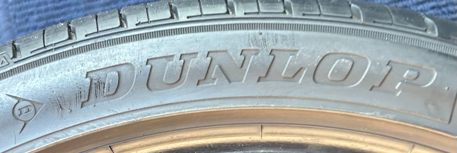 ☆送料無料☆【2017年製造】【溝6分山】DUNLOP Veuro ve303 1本  255/35R18  ASP2000