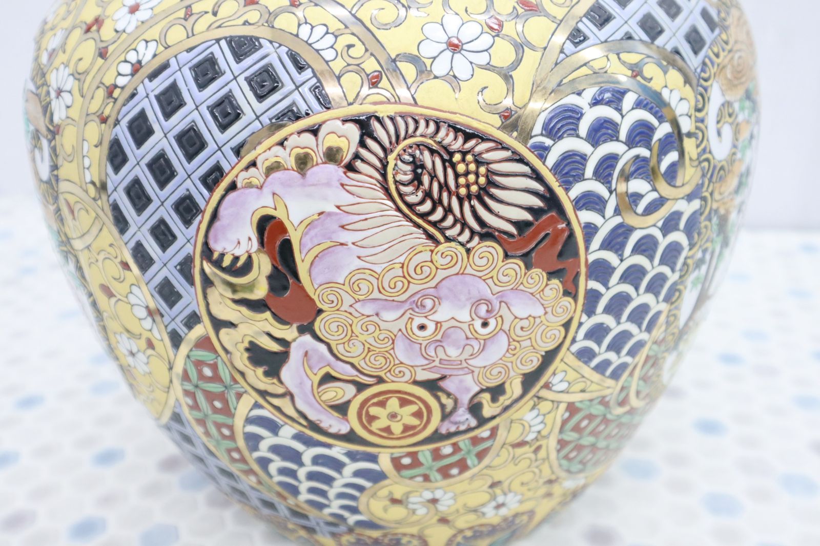 △ 骨董 古美術｜有田焼 吉國作 色絵金彩｜ 大壺 細密色絵｜花器