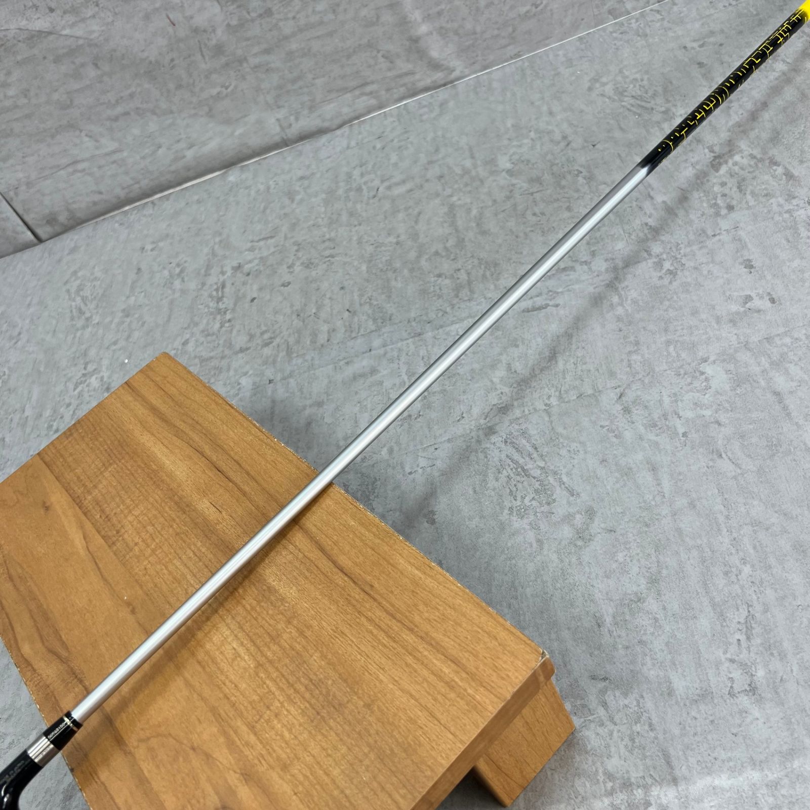 HONMA　ホンマ　Be　ZEAL　ビジール　メンズゴルフドライバー　カーボン　R　10.5°　右利き用　DR　45.75インチ　D-1　約291g HONMA ホンマ Be ZEAL ビジール メンズゴルフドライバー
