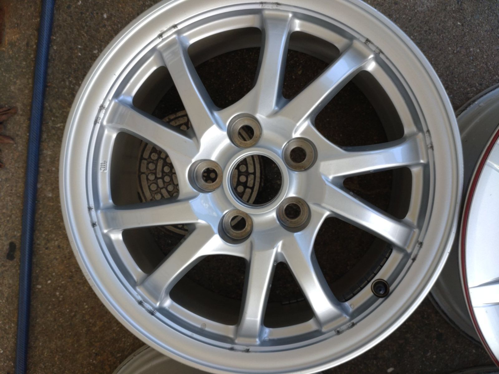 TOYOTA トヨタ プリウスα 純正ホイール 16インチ 6.5J+39 PCD