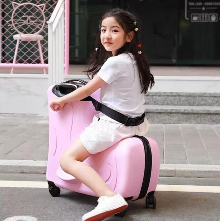 乗れるスーツケース 子どもが乗れる