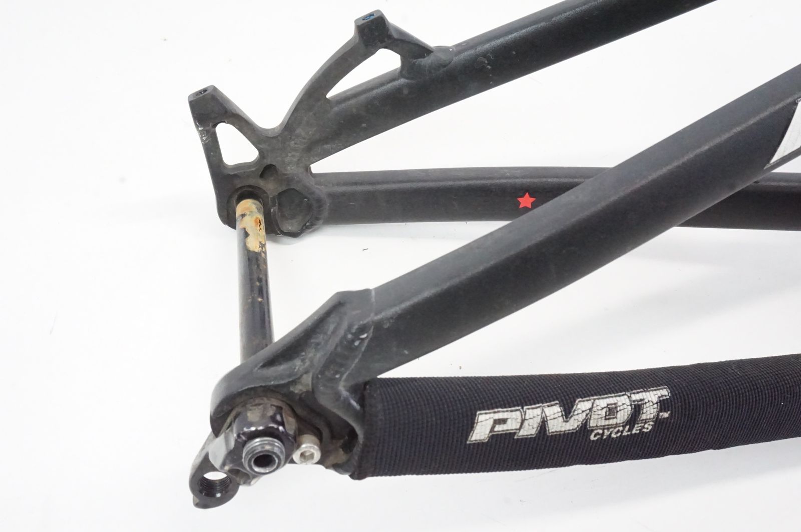 PIVOT 「ピボット」 MACH 6 ALLOY 2016年モデル フレーム PIVOT 「ピボット」 MACH 6 ALLOY 2016年モデル フレーム