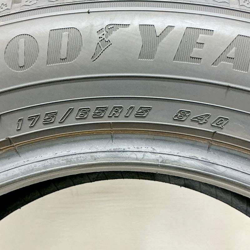 夏のセール！ 175 65R15 GOODYEAR ICE NAVI 8 4本 スタッドレスタイヤ グッドイヤー アイスナビ 8 アクア ヤリス フィット キューブ ノート イグニス などに タイヤ 15インチ ファッションデザイナー