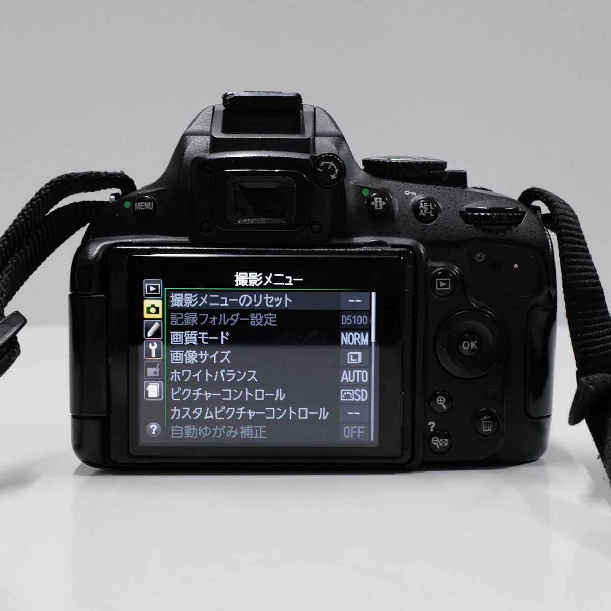 Nikon D5100 ボディ USED品 デジタル一眼 本体＋バッテリー 1690万画素 APS-C 横開きバリアングル液晶 完動品 中古  CP5548 - メルカリ