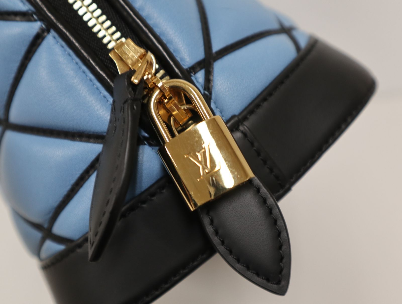 ルイヴィトン LOUIS VUITTON マルタージュ アルマPM ラムスキン  