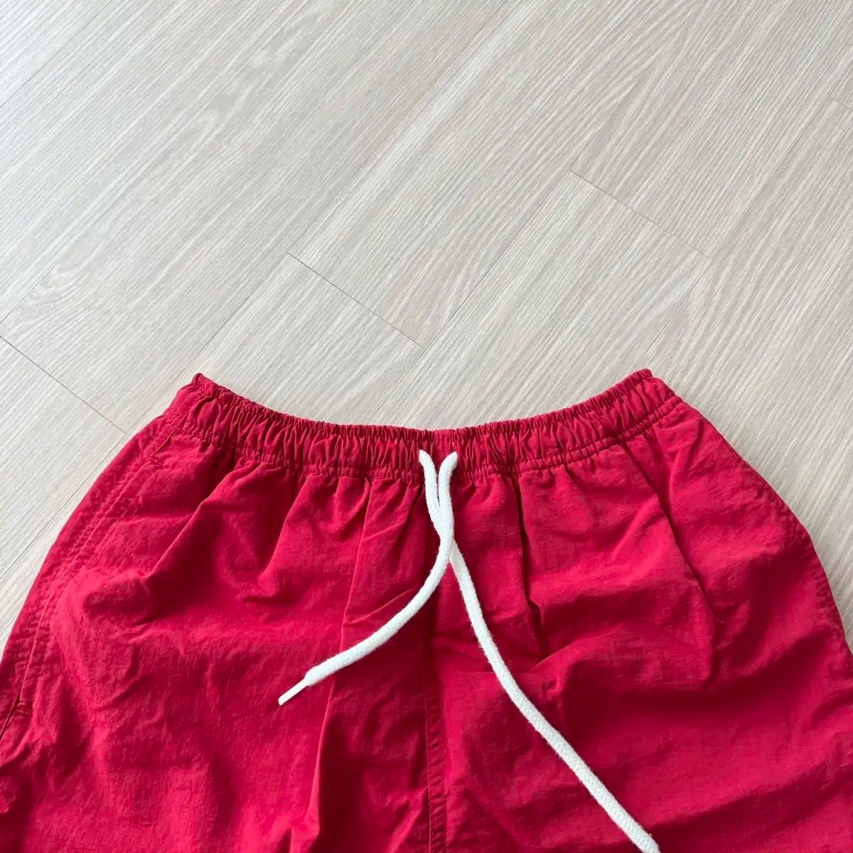 ショートパンツ 赤