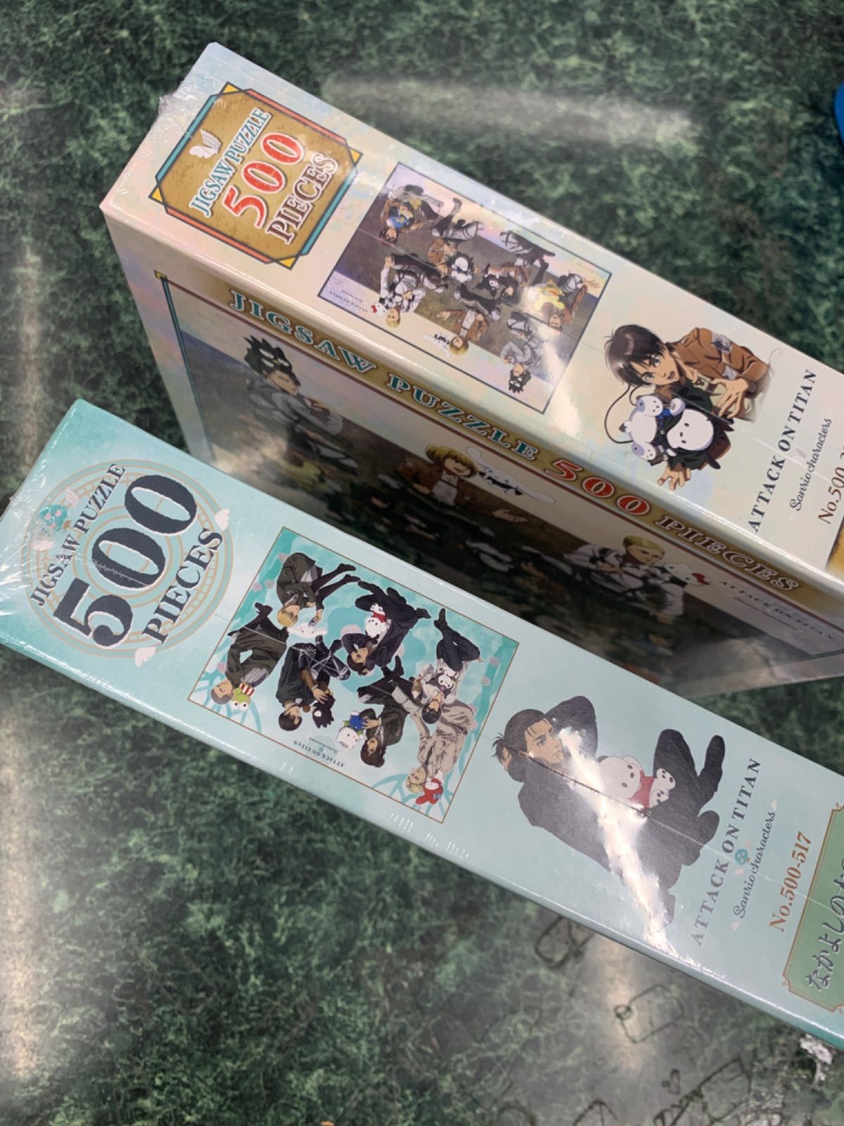 進撃の巨人　サンリオコラボ　５００ピース　パズル完成品2点セット ジグソーパズル～なかよしの木の下で～／進撃の巨人×サンリオ