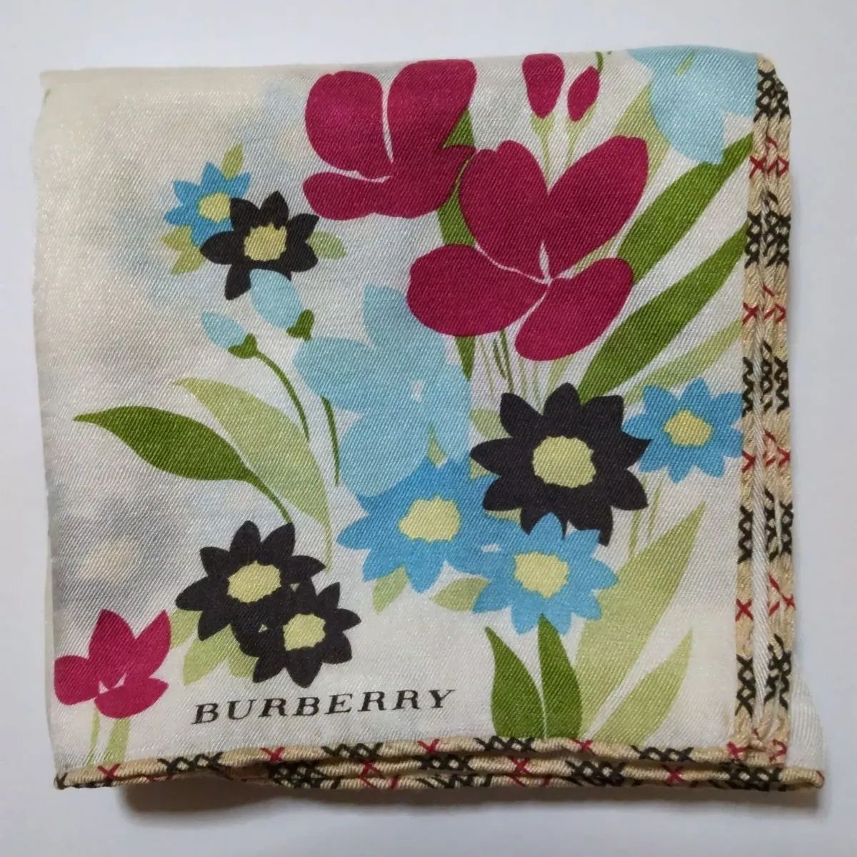 ☆BURBERRYスカーフ☆56cm☆バーバリースカーフ☆バーバリーハンカチ 