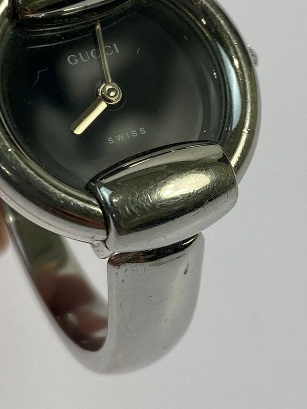 格安 182☆ GUCCI クォーツ 動作未確認 ジャンク スイス製 黒系文字盤