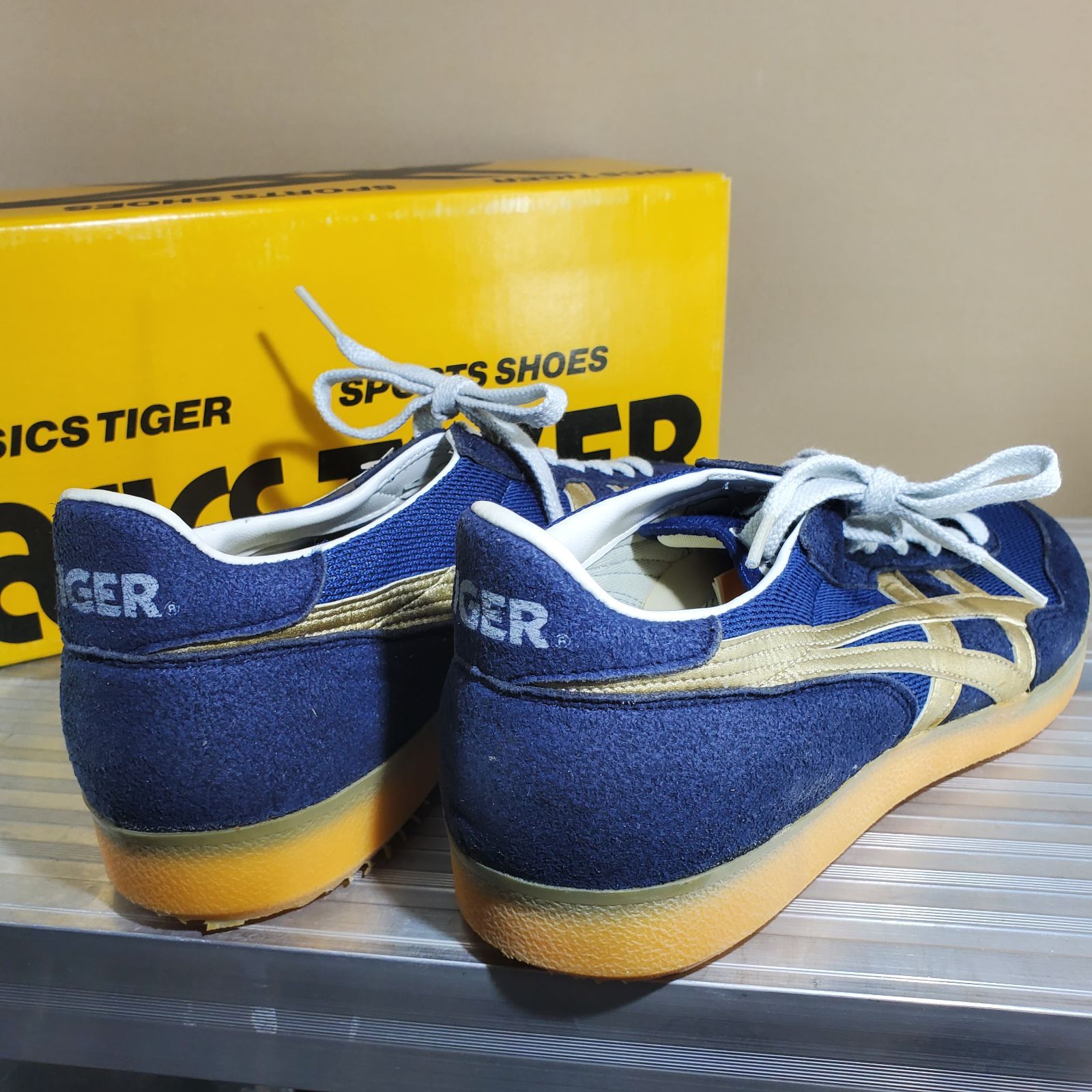 80年代　asics tiger ビッカー　レア 希少コレクターズアイテム！】1982 asics TIGER 