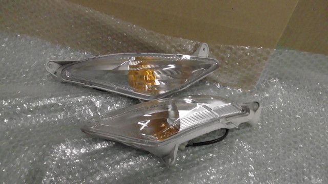 アドレスV125S LTD　CF4MA　の　フロントウインカー　左右　傷:#1676448687