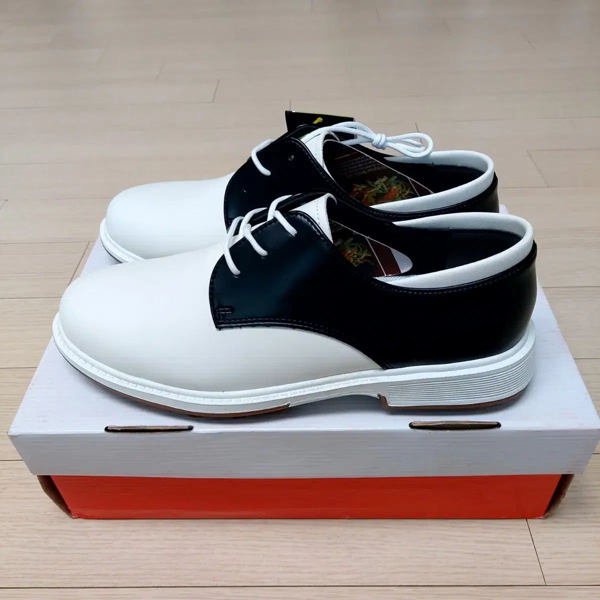 ADIZERO ZG BOA ゴルフシューズ 26センチ ADIZERO ZG BOA ゴルフシューズ 26センチ 最終ホールまで疲れ知らず