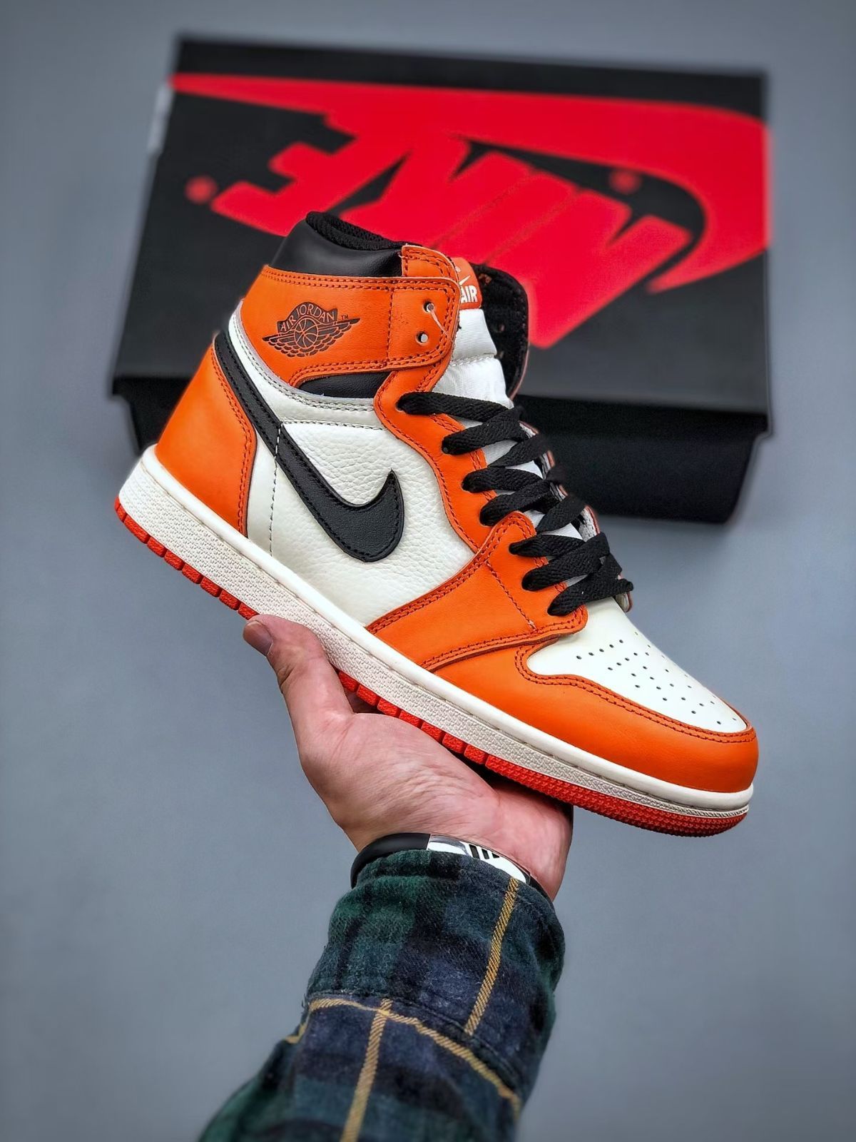 Jordan 1 Retro High OG shattered backboard away