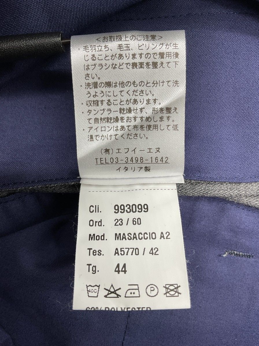 44 グレー