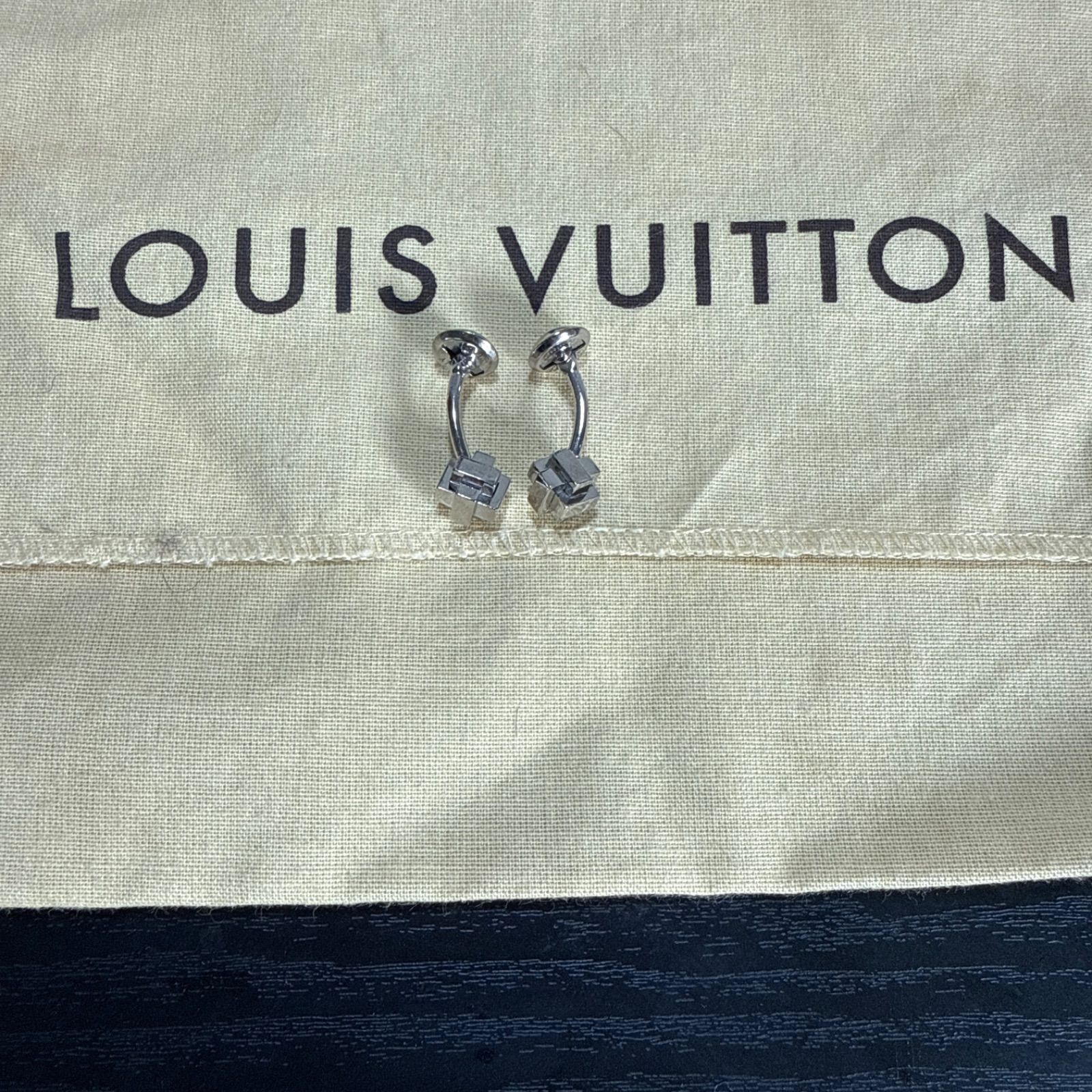 LOUIS VUITTON ルイヴィトン パテキノットカフス シルバーカラー ビンテージ