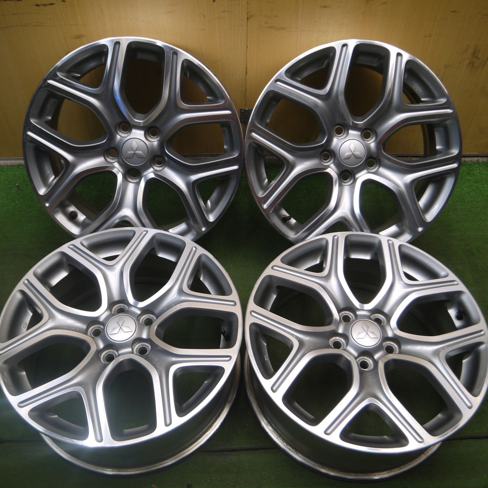 *送料無料* 4本価格三菱 GG2W アウトランダー PHEV 純正 ENKEI ホイール 18インチ 18×7J エンケイ PCD114.3/5H4080104Hホ