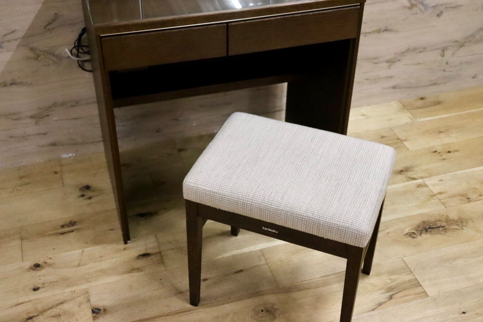 GMIH278 karimoku カリモク QT2321 ドレッサー 三面鏡 鏡台 化粧台 オーク材 モカブラウン 国産家具 定価約18.8万