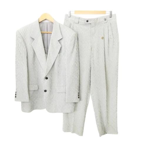 極美品✨ヴァレンティノ　セットアップスーツ46　ストライプ柄　イタリア製 極美品✨ヴァレンティノセットアップスーツ46ストライプ柄イタリア製