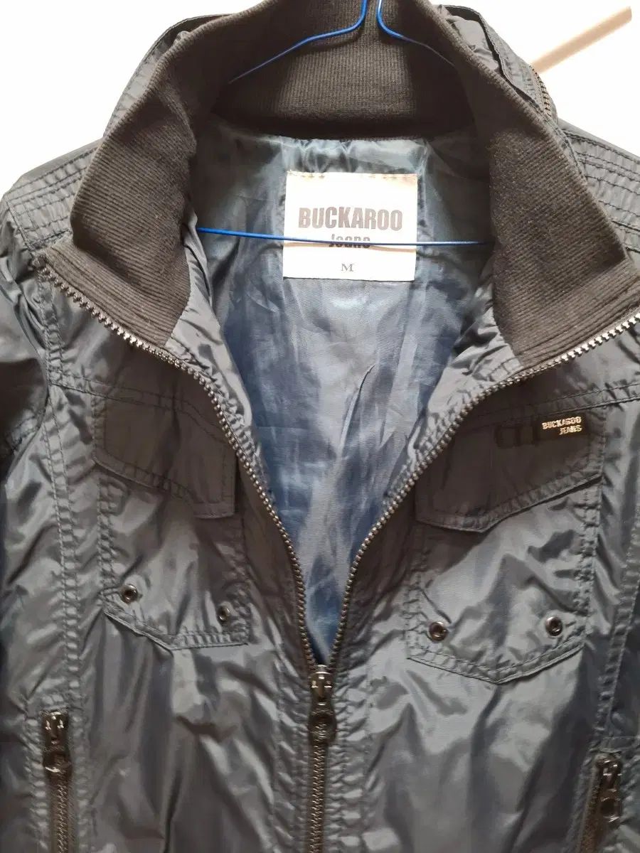 バックルー アウター