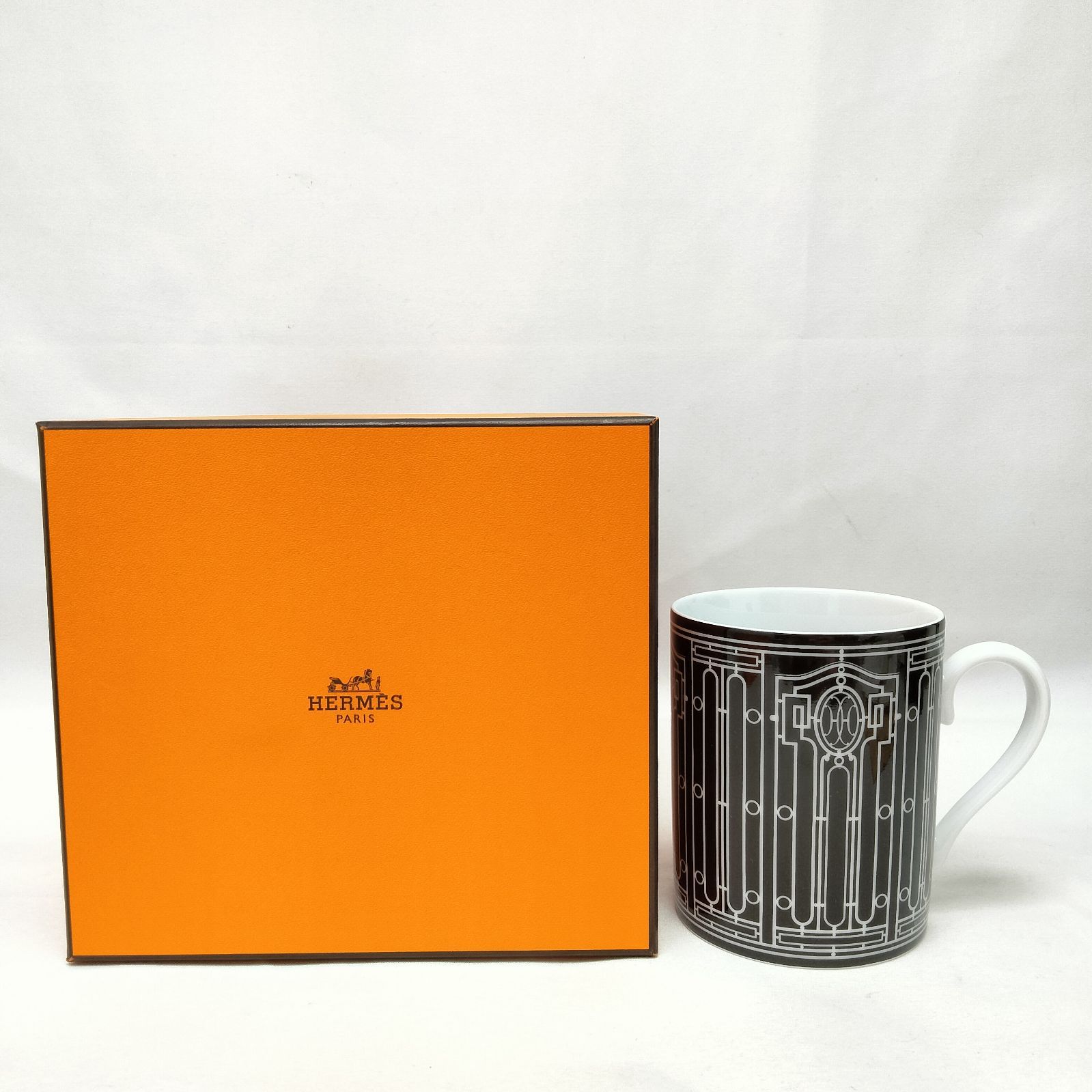 ️HERMES ️エルメス Hデコ マグカップ ブラック