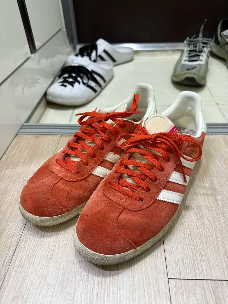 adidas(アディダス) ガゼル 270