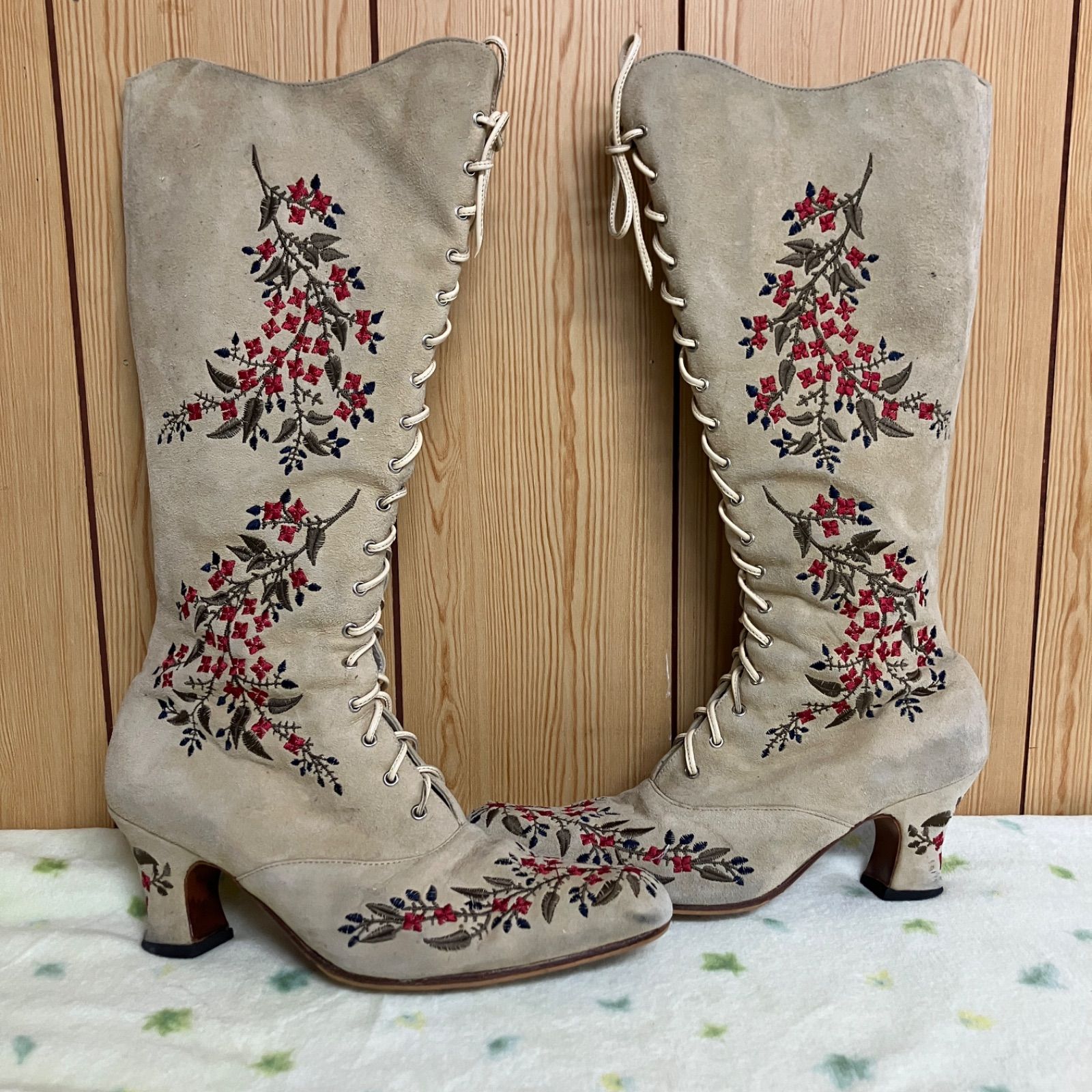 ウエスタン 花柄刺繍