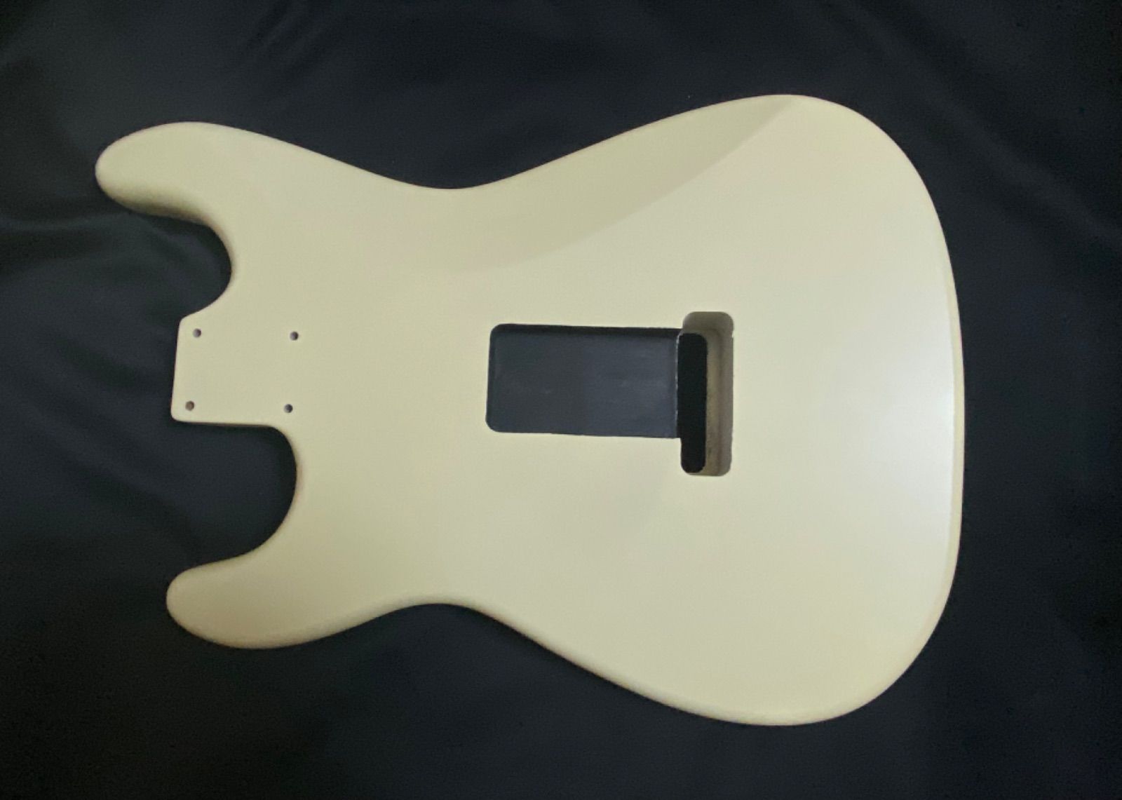 ストラトキャスター ボディ No1 サテン塗装アルダー　ビンテージクリーム ストラトキャスター ボディ No1 サテン塗装アルダー ビンテージ