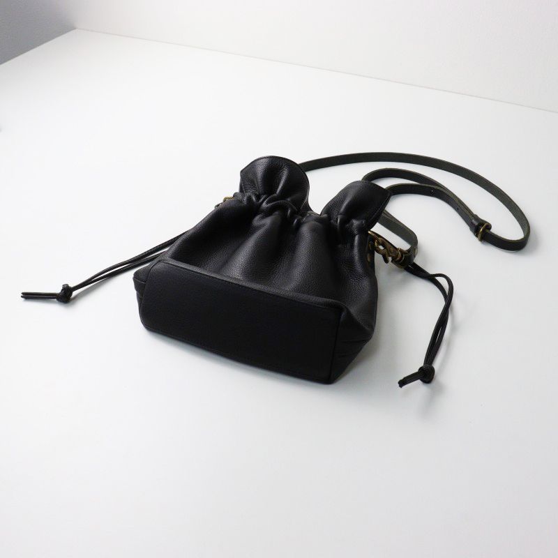 極美品 クレドラン CLEDRAN 巾着レザーショルダーバッグ/ブラック 