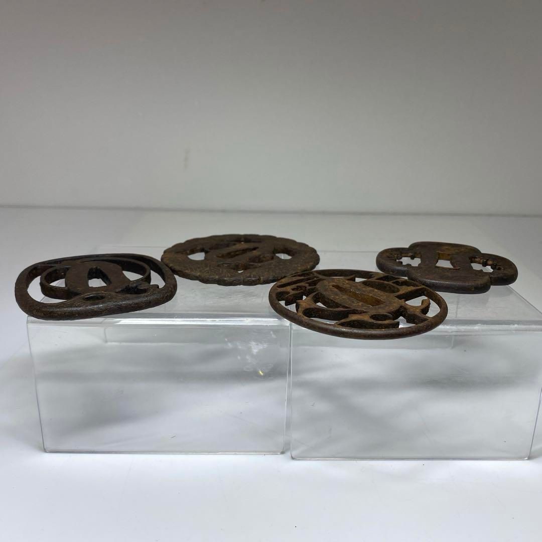 江戸時代 透鍔4点 327g 東里6-1120① 鉄鍔 図柄不明透かし