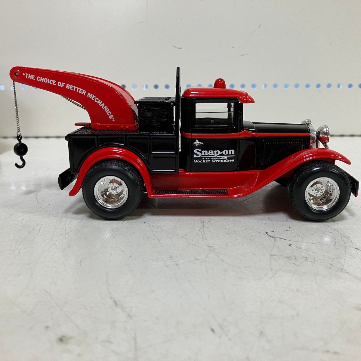 Snap-on 貯金箱 1/25 FORD MODEL A 8184 レッカー車 牽引車 オブジェ スナップオン 札幌市 屯田店 ЗЗSnap-on スナップオン フィギュア 貯金箱 フォード モデルA