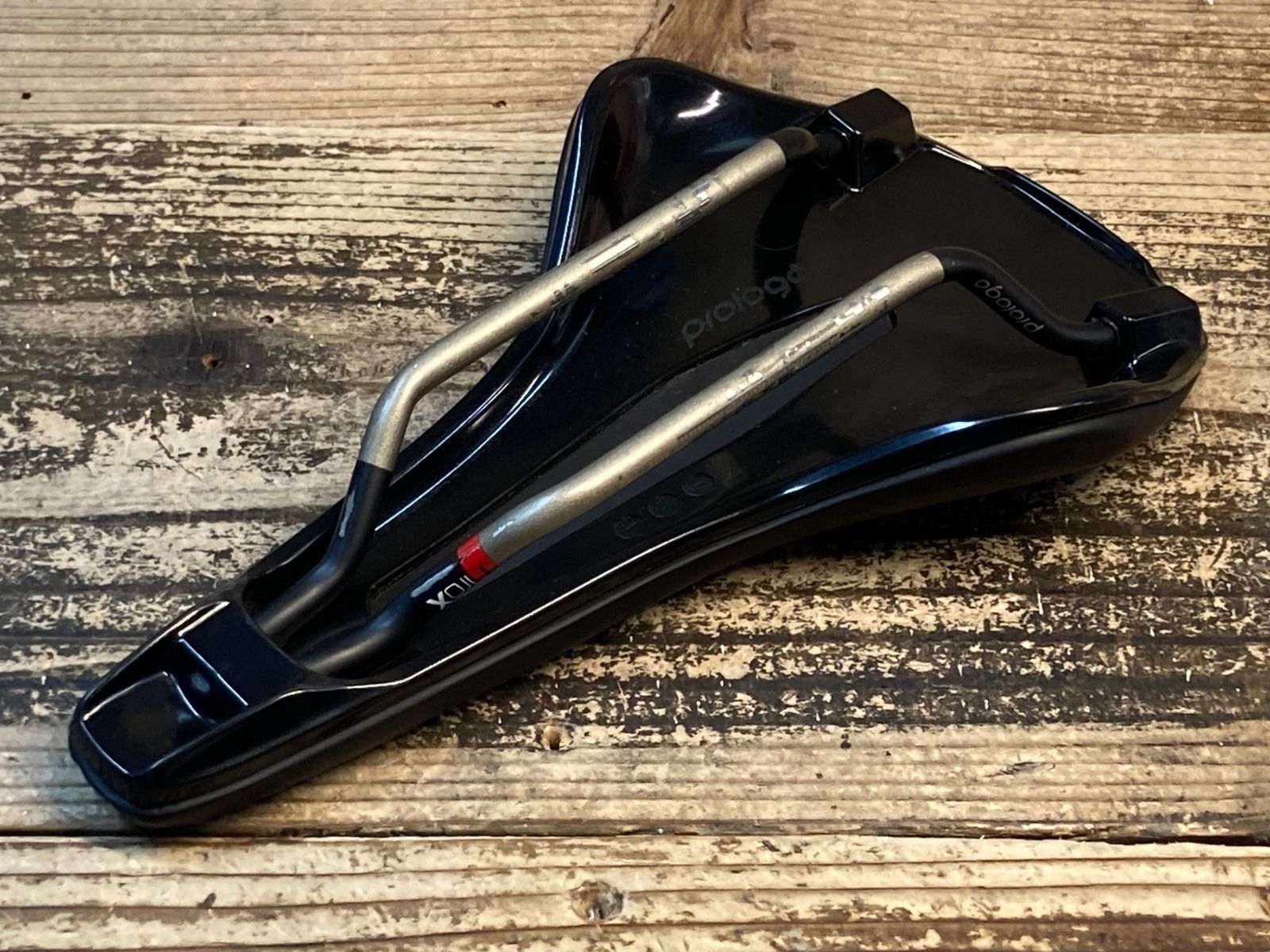 中古 サドル プロロゴ Nago Evo PAS Tirox オンライン で 販売車・バイク・自転車 - PROLOGO（プロロゴ）NAGO EVO