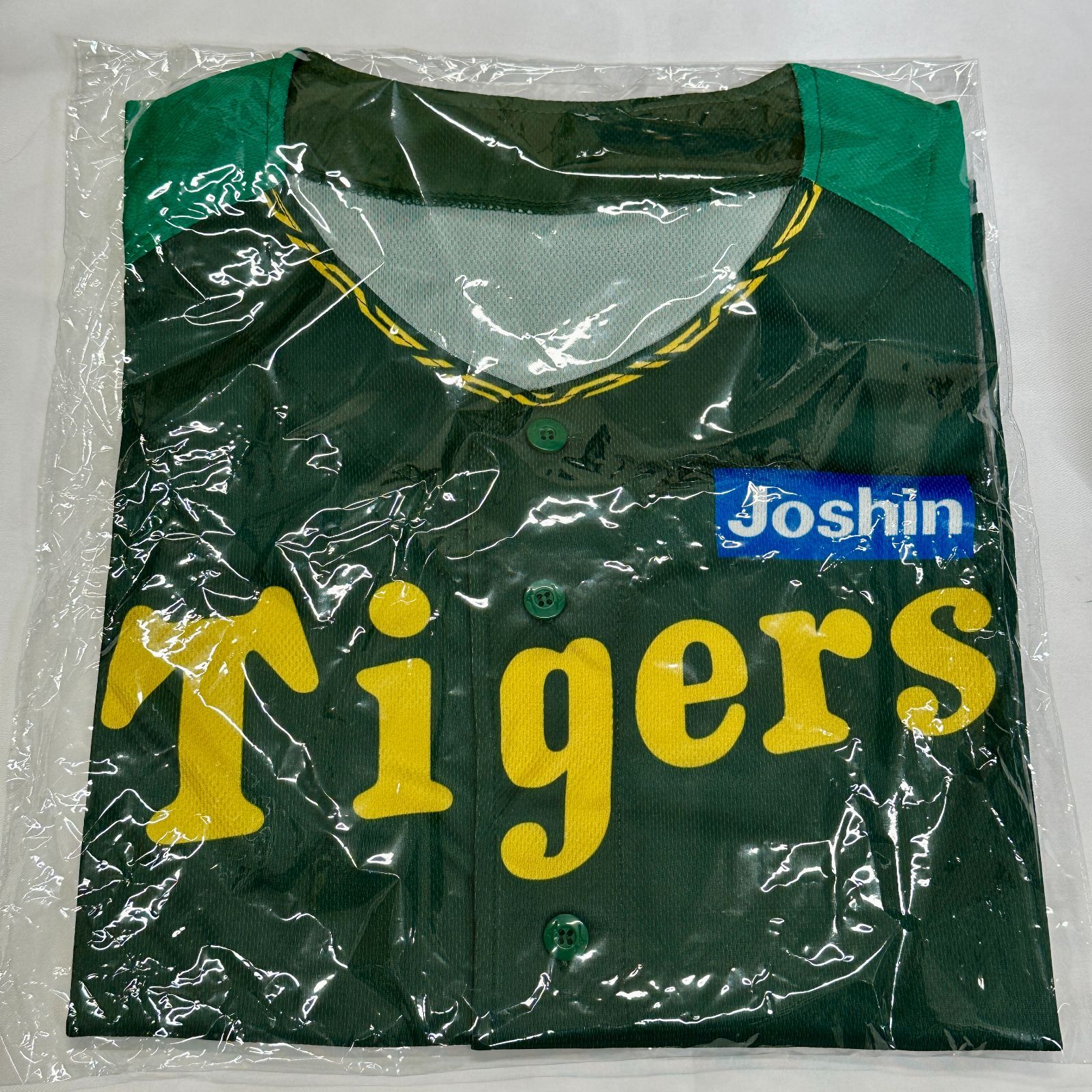阪神 ユニフォーム joshin 阪神ユニフォームの Joshin ロゴがデザイン
