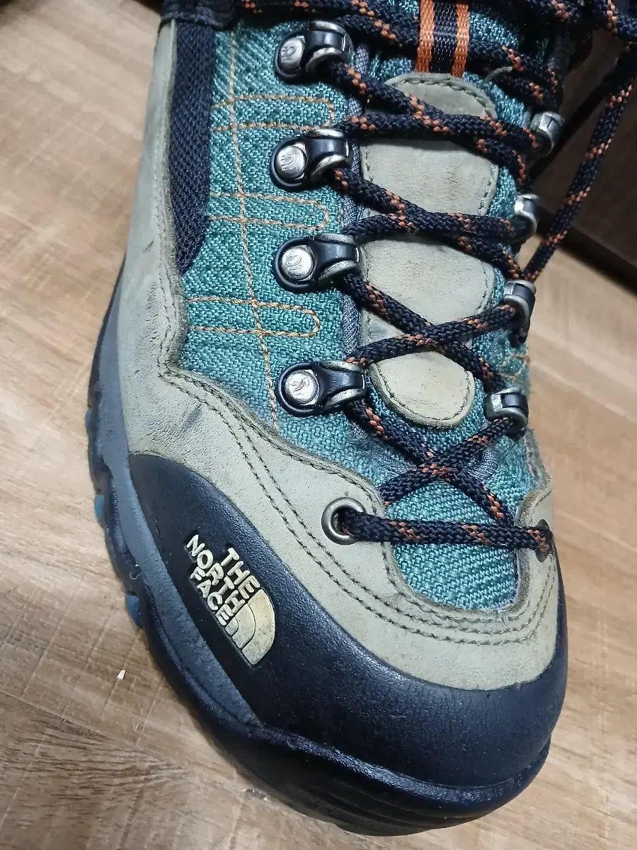 THE NORTH FACE ザノースフェイス 登山靴 GORE-TEX ゴアテックス Vibram 窓 275mm OLIVEOS_COM_TR