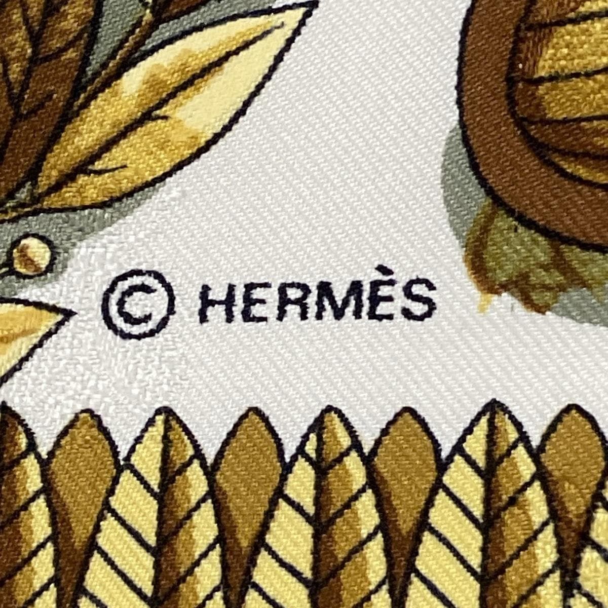 HERMES(エルメス) スカーフ美品 カレ90 アイボリー×ネイビー×マルチ NAPOLEON - メルカリ