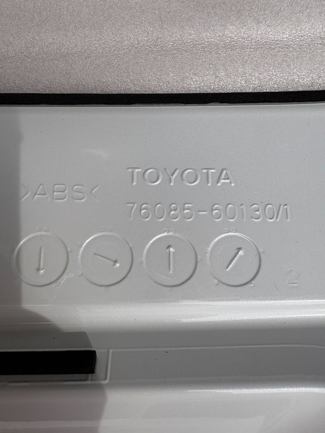 純正 新車外し