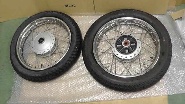 カブ110プロ JA10-3000xxx の ホイールタイヤセット M12 1746164192