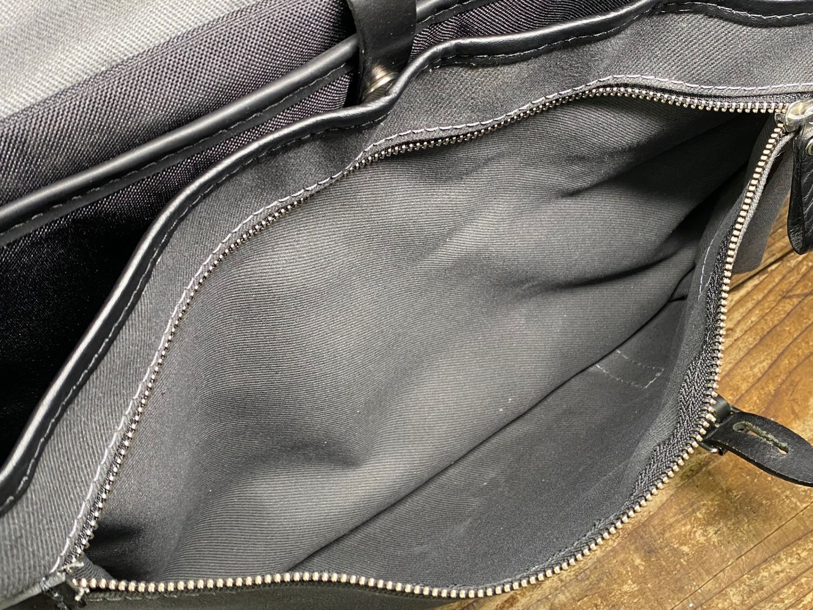 12L スモークグレイ