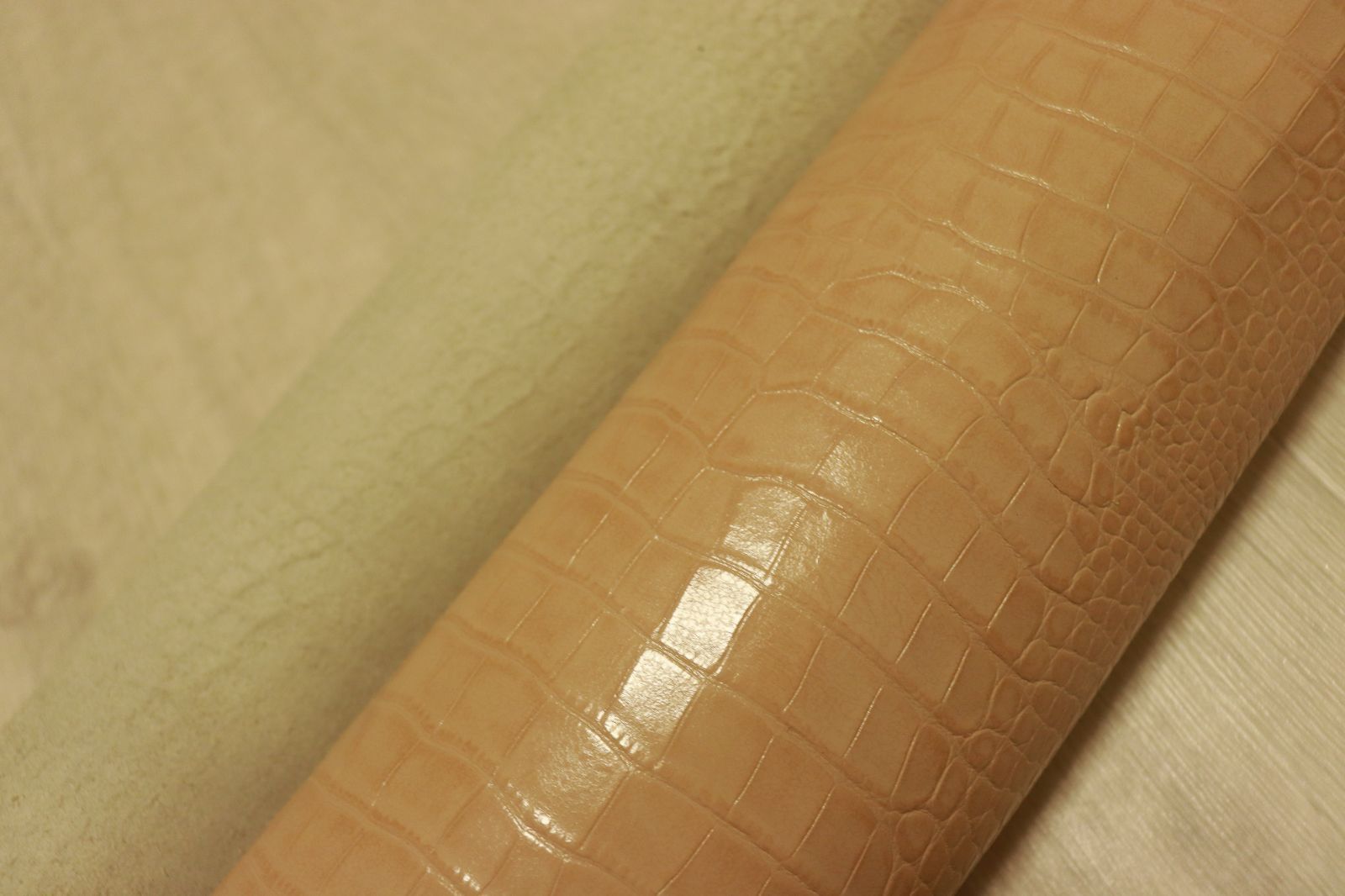 姫路レザー 顔料仕上げ クロコ型押し 228ds 半裁 一枚革 レザークラフト 革 本革 diy 生地