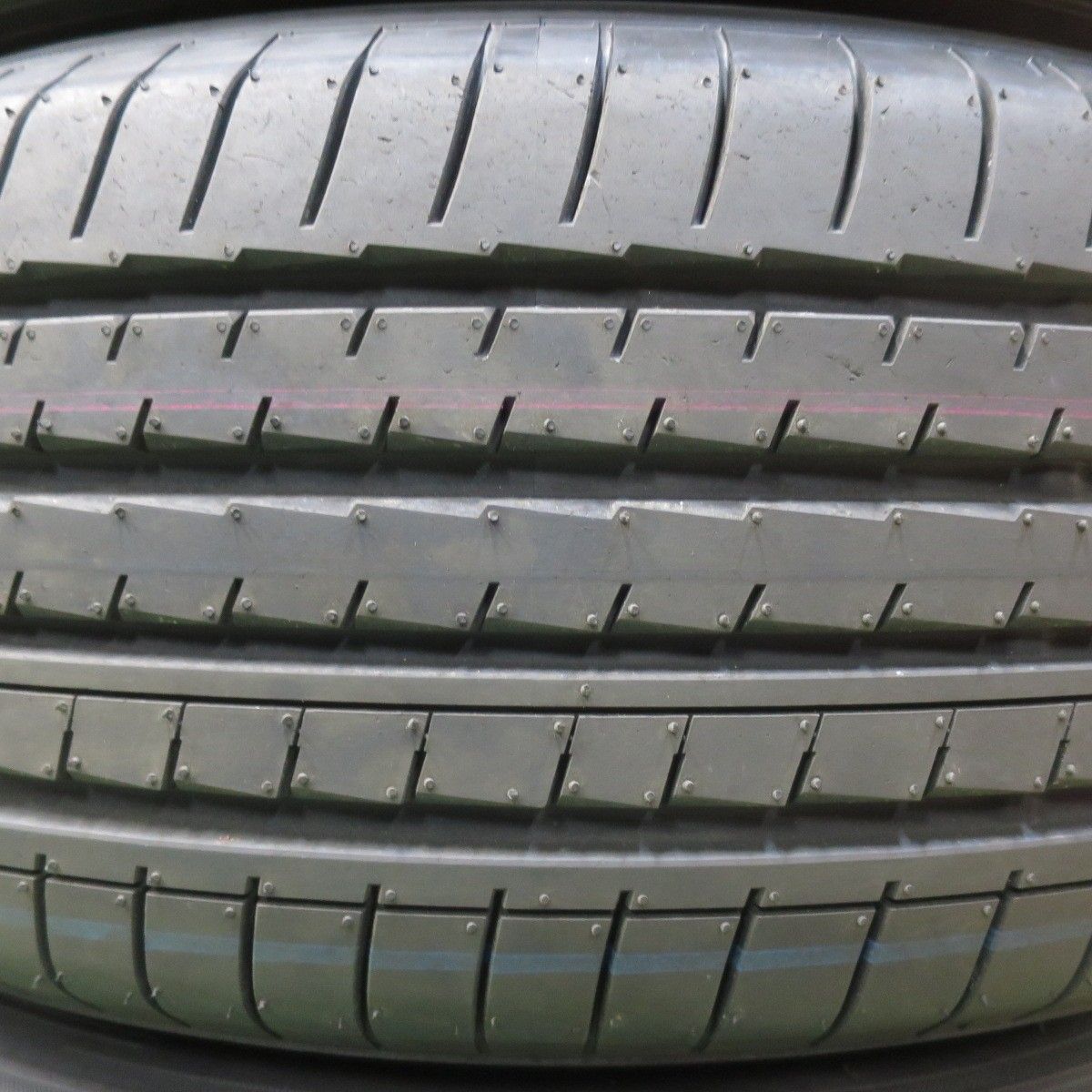 マツダCX60・CX80 235／60／18 4本セット　ADVAN V61 送料無料] 新車外し！24年☆マツダ CX-80 CX-60 純正 235/60R18