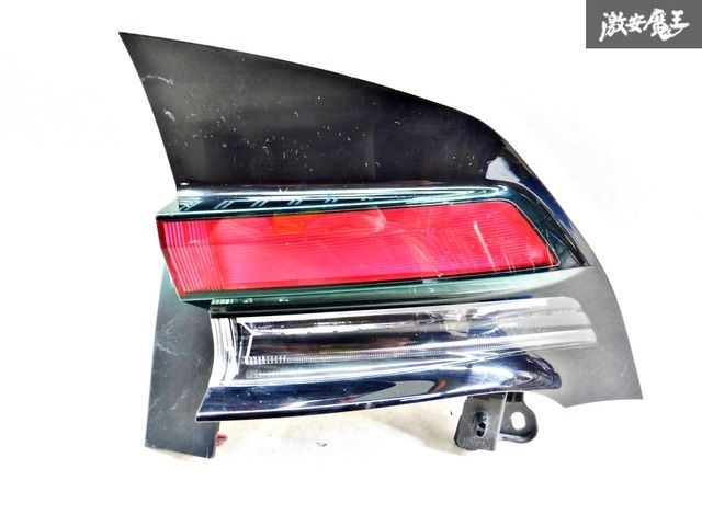 【点灯OK！】トヨタ純正 ZVW60 MXWH60 プリウス LED テール テールライト テールランプ 右 右側 運転席側 ICHIKOH 47-131 棚2M13