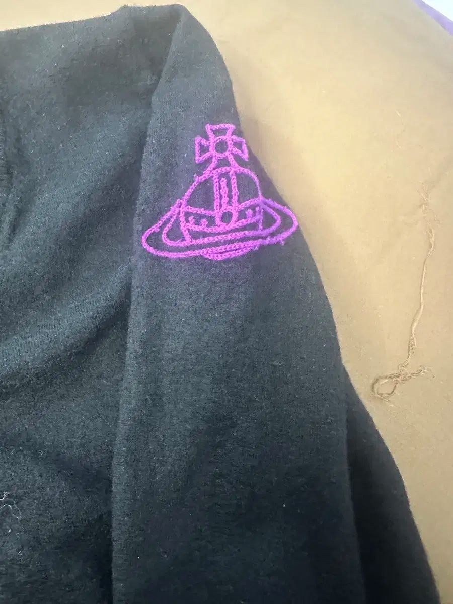 Vivienne Westwood ヴィヴィアン ウエストウッド 正規品 黒 ロゴ クロップドカーディガン