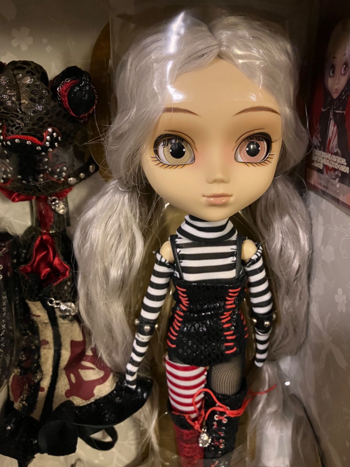 プーリップヂュオラーpullip ZUORA