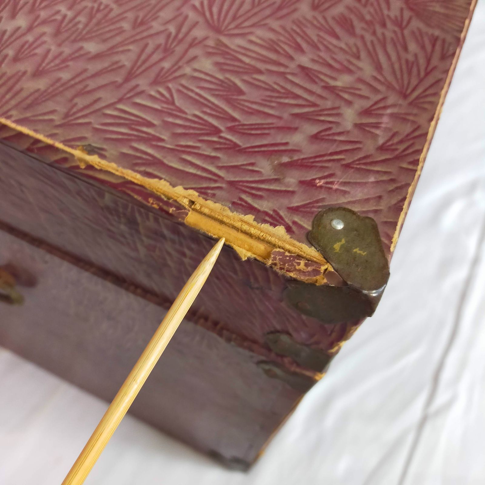 着物入れ　木製衣装ケース　昭和レトロ　内張　美品 昭和レトロ 木製 衣装箱 衣装ケース 衣類ケース - メルカリ