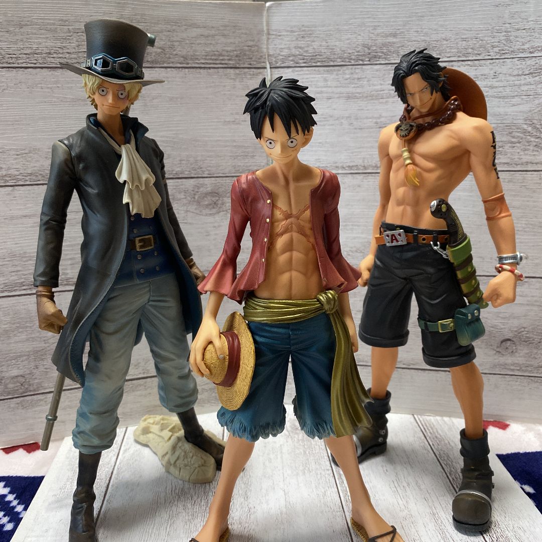 ワンピース　3兄弟フィギュアセット