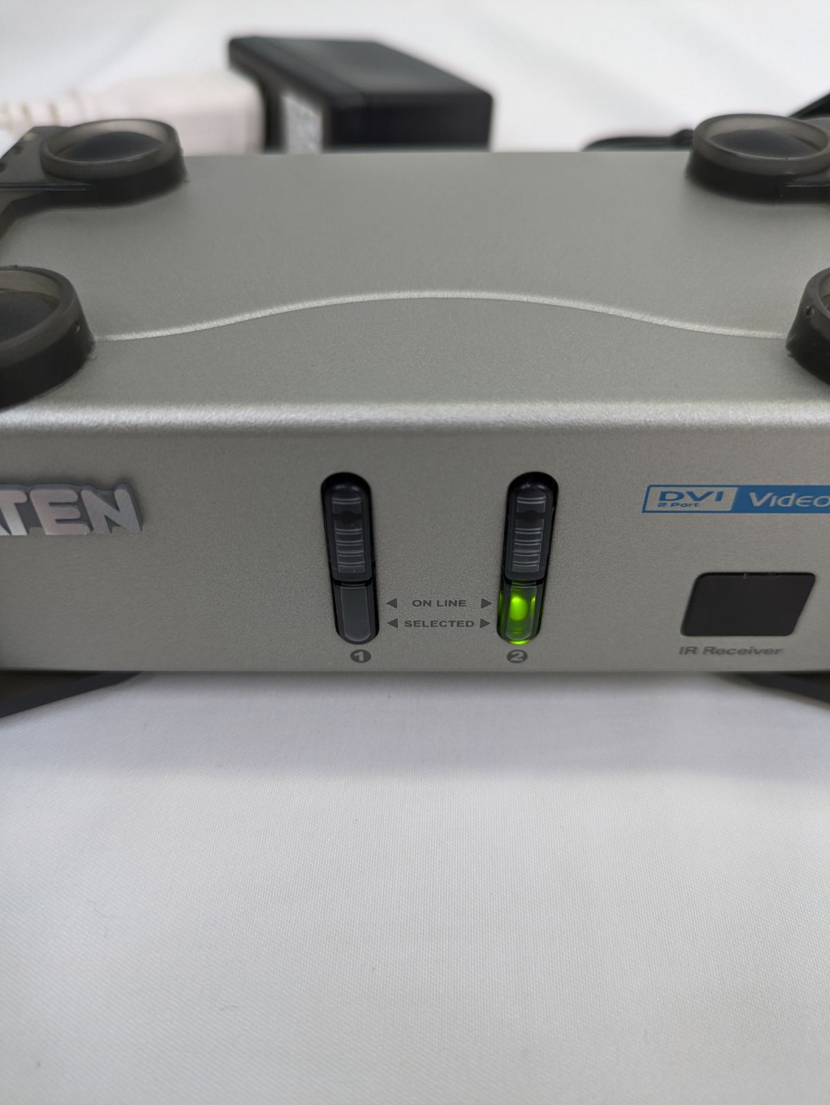通電確認済み】ATEN・アテン・VS-261・2ポートDVI切替器・DVIビデオ