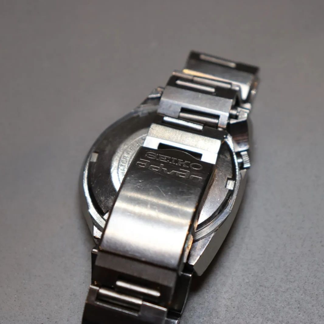 美品】SEIKO advan 左右非対称ケース ダークグレーダイヤル 3面カットガラス仕様 6106-7550 オートマチック - メルカリ