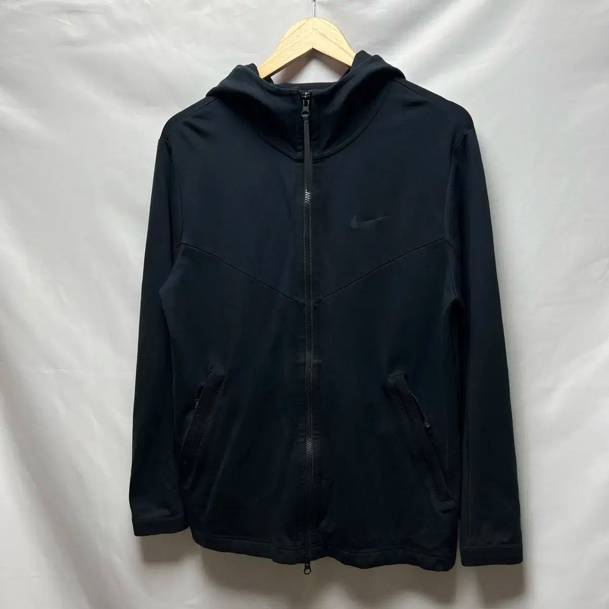 NIKE ランニングジャケット　ウィンドランナー　フルジップ　黒　Lサイズ　新品 楽天市場】ナイキ NIKE ランニングジャケット レディース