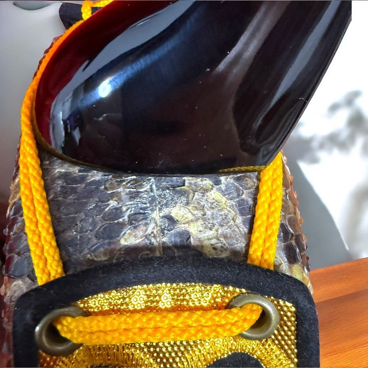 ☆送料無料 美品 沖縄 琉球 三線 本蛇革 本革 蛇革 本皮 蛇皮 爪