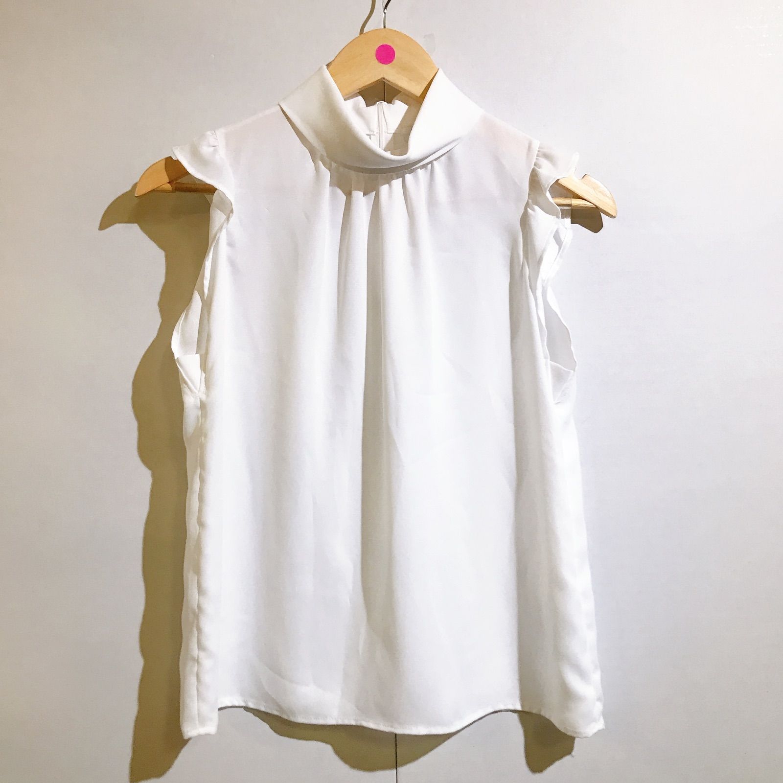 美品】SNIDEL スナイデル ノースリーブ 白 ホワイト フリルスリーブ 